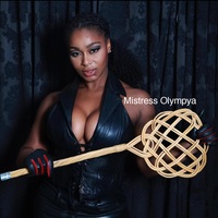 Mistress Olympya - Teppichklopfer